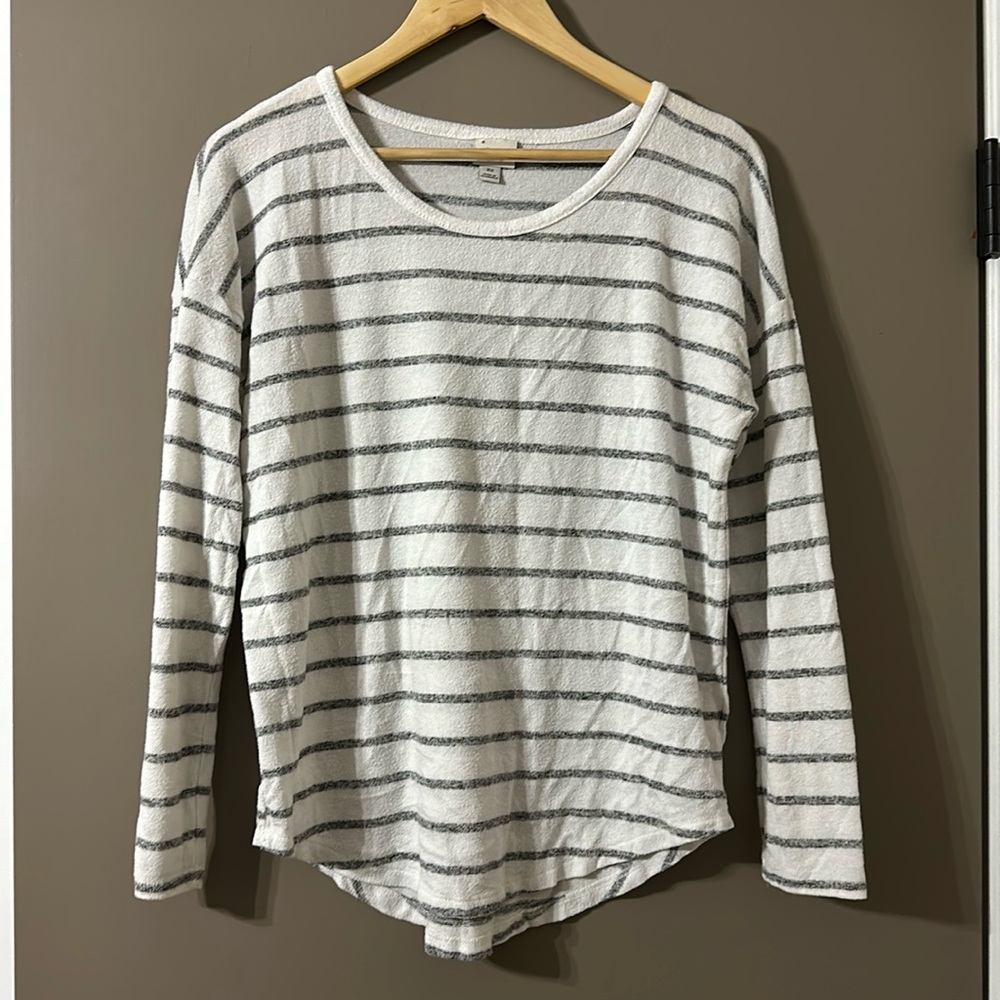 A new day women’s sweater Size XS excellent condition! Super soft!